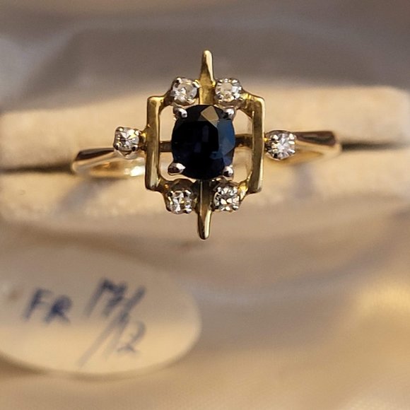 14K Gold Ring with gemstones (small diamonds and saphire) - Picture 14 of 14